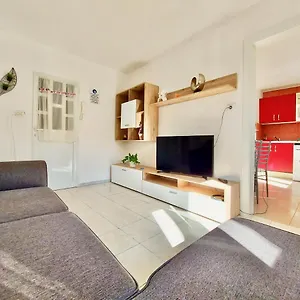 bonito-apartamento-vacacional-puerto-de-la-cruz-by.in-canary-islands.com/